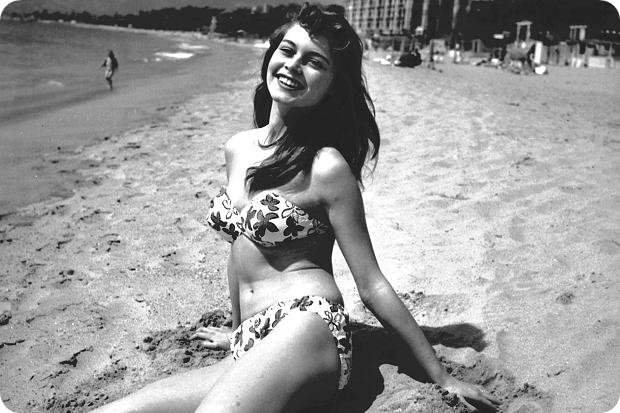 Brigitte Bardot az elhíresült bikinijében 